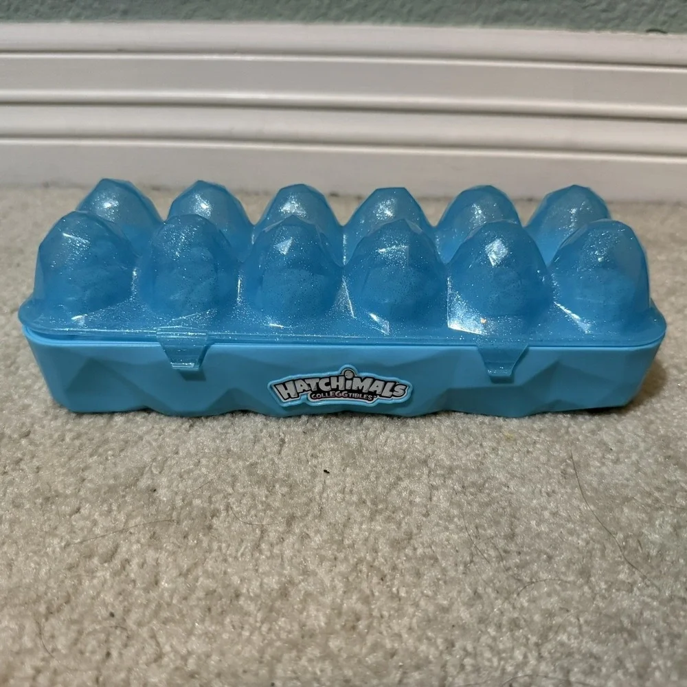 Hatchimals Mini Figures CollEGGtibles 13 Minis In Shells‎ & Plastic Egg Carrier